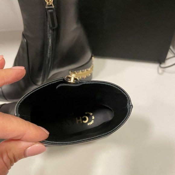 CHANEL 20B Lambskin Leather CC Logo Chain Metal Heels Ankle Booties Boots - Picture 8 of 12